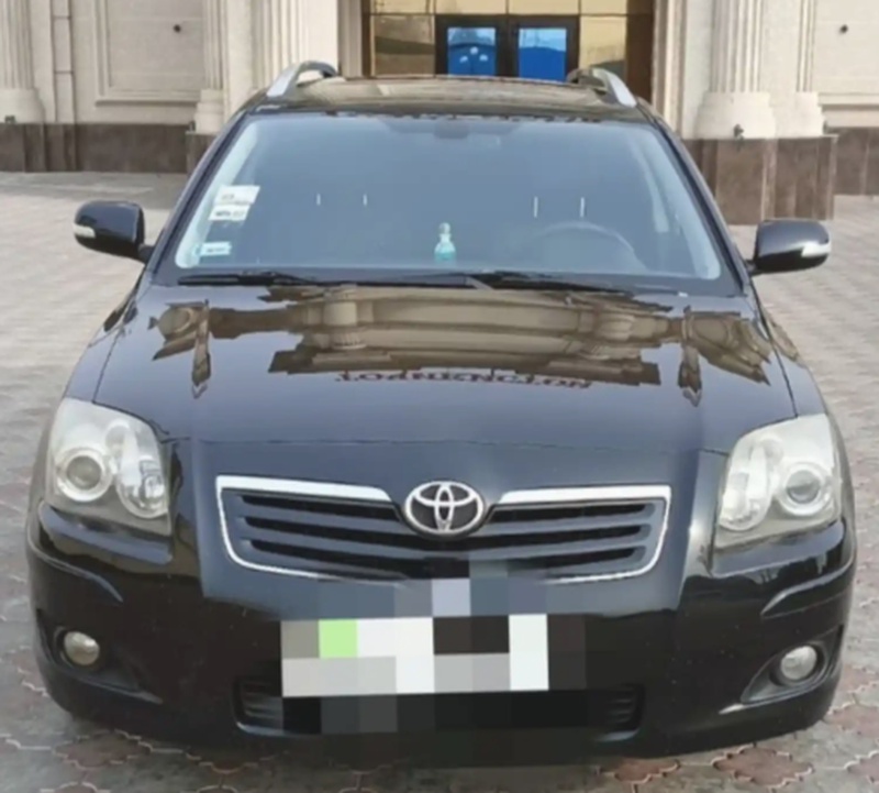 Лобовое стекло от Toyota Avensis